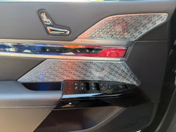 BMW 750 e xDr MSp ExecLounge SkyLounge TV SoftClose Massage