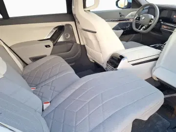 BMW 740d xDr MPro Cashmere ExecLoun SkyLoun TV Massag Ventil