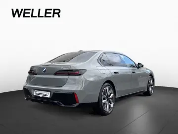 BMW 740d MPro Individual ExecLoun SkyLoun TV SoftClo Massage