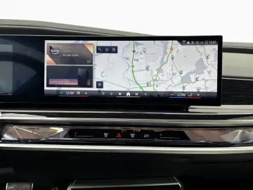 BMW 740d MPro Individual ExecLoun SkyLoun TV SoftClo Massage