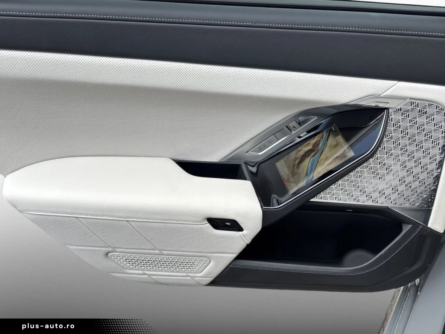 BMW 740d MPro Individual ExecLoun SkyLoun TV SoftClo Massage