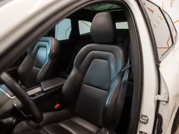 Volvo XC60 T8 R-Design