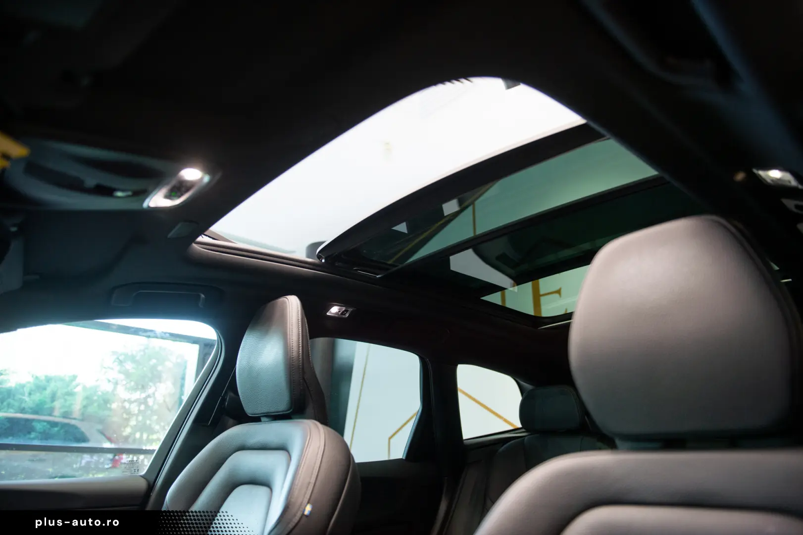 Volvo XC60 T8 R-Design