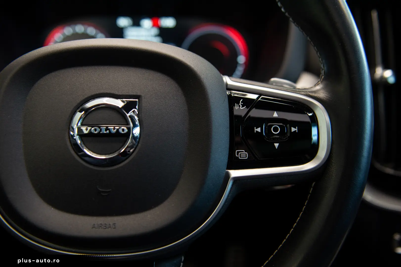 Volvo XC60 T8 R-Design