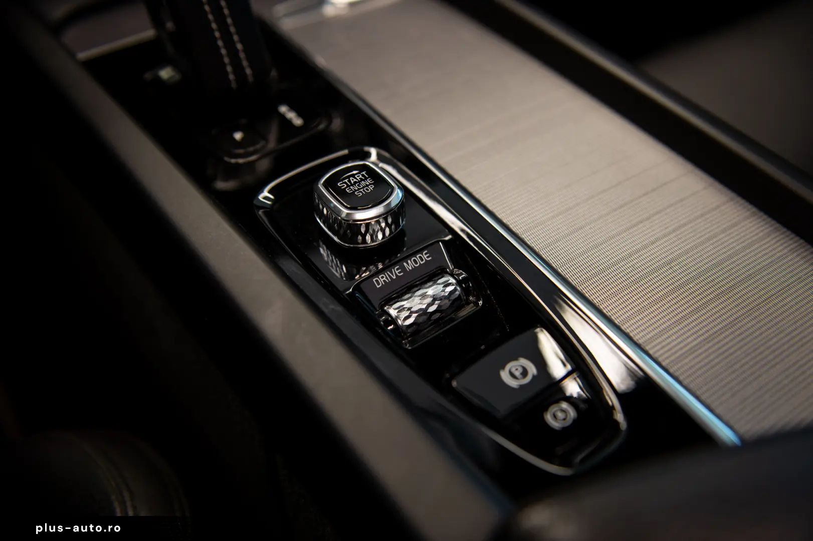 Volvo XC60 T8 R-Design