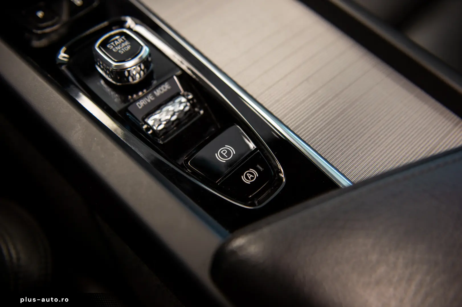 Volvo XC60 T8 R-Design