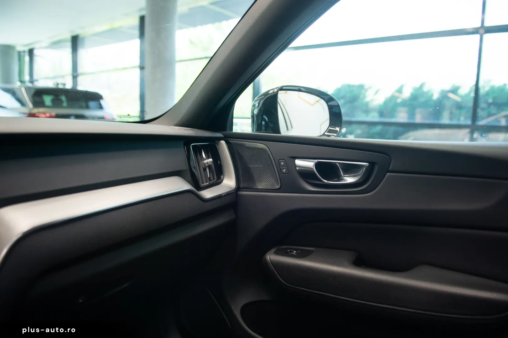 Volvo XC60 T8 R-Design