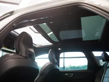 Volvo XC60 T8 R-Design