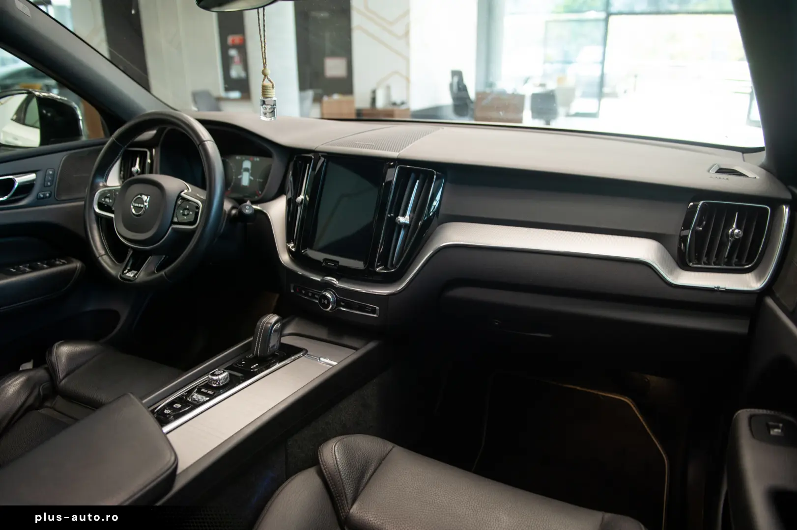 Volvo XC60 T8 R-Design