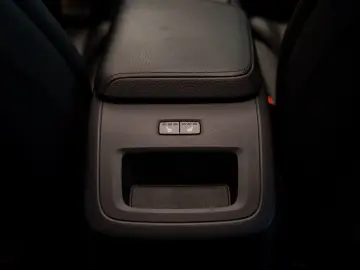 Volvo XC60 T8 R-Design