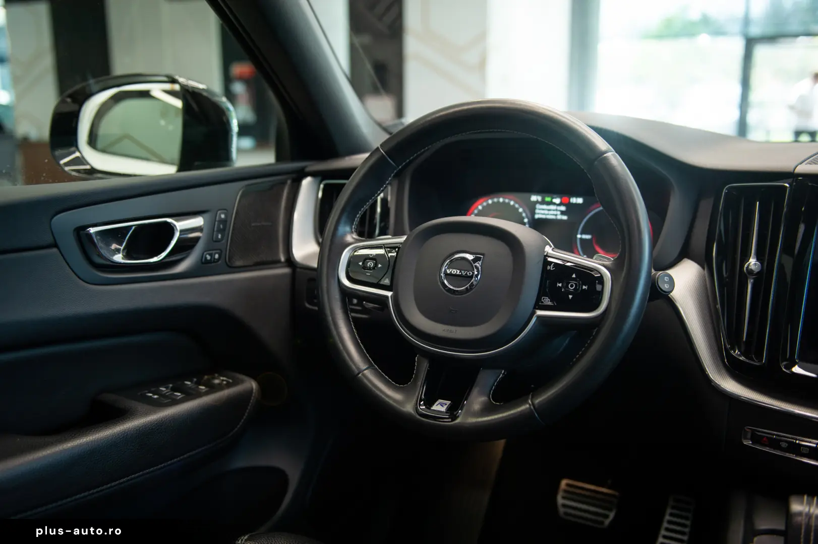 Volvo XC60 T8 R-Design