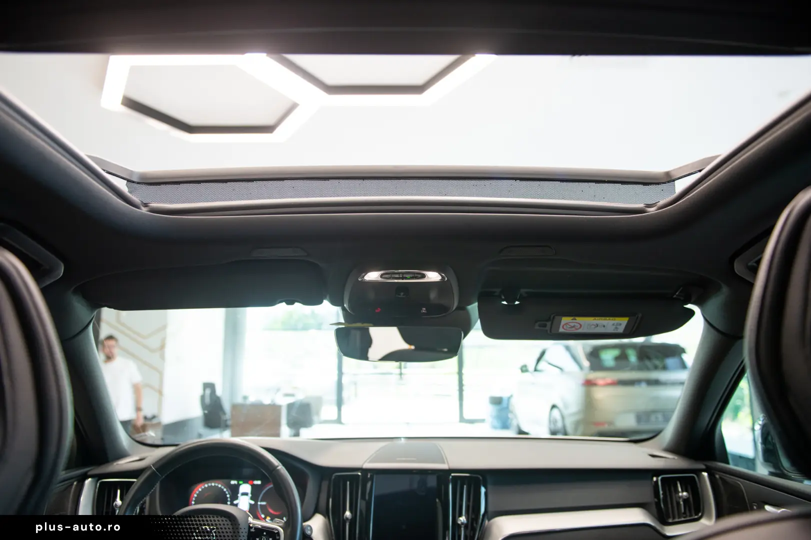 Volvo XC60 T8 R-Design