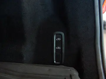 Volvo XC60 T8 R-Design