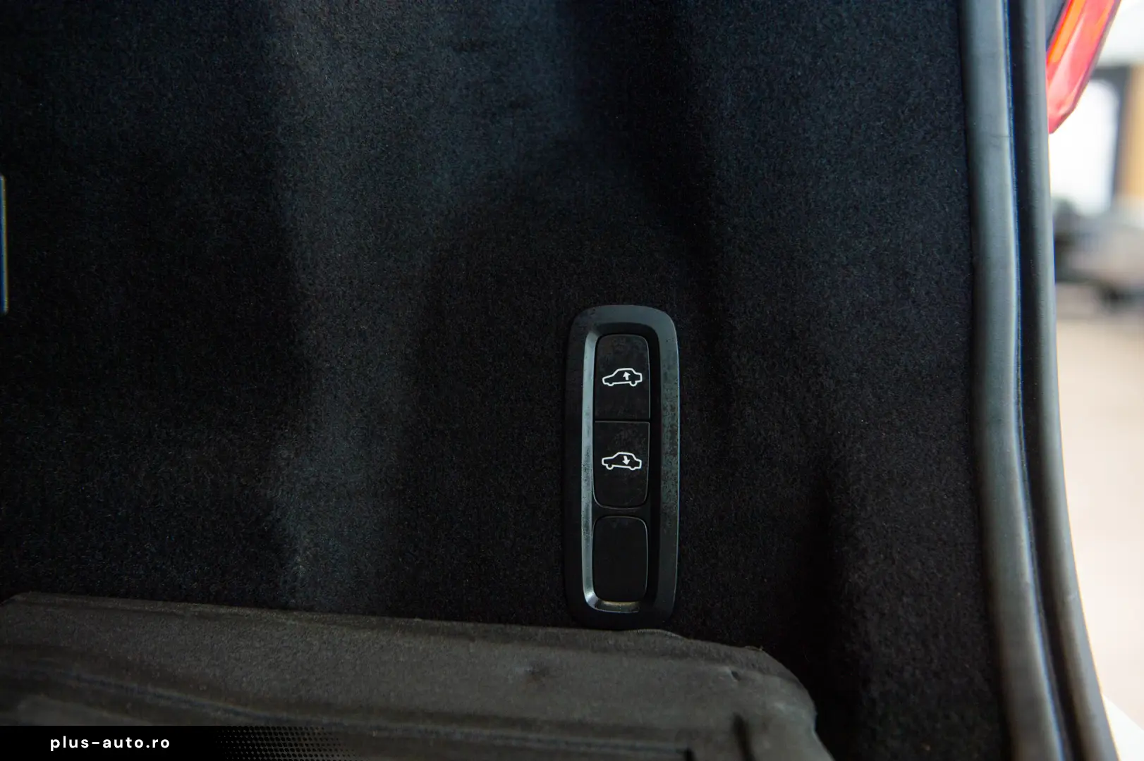 Volvo XC60 T8 R-Design