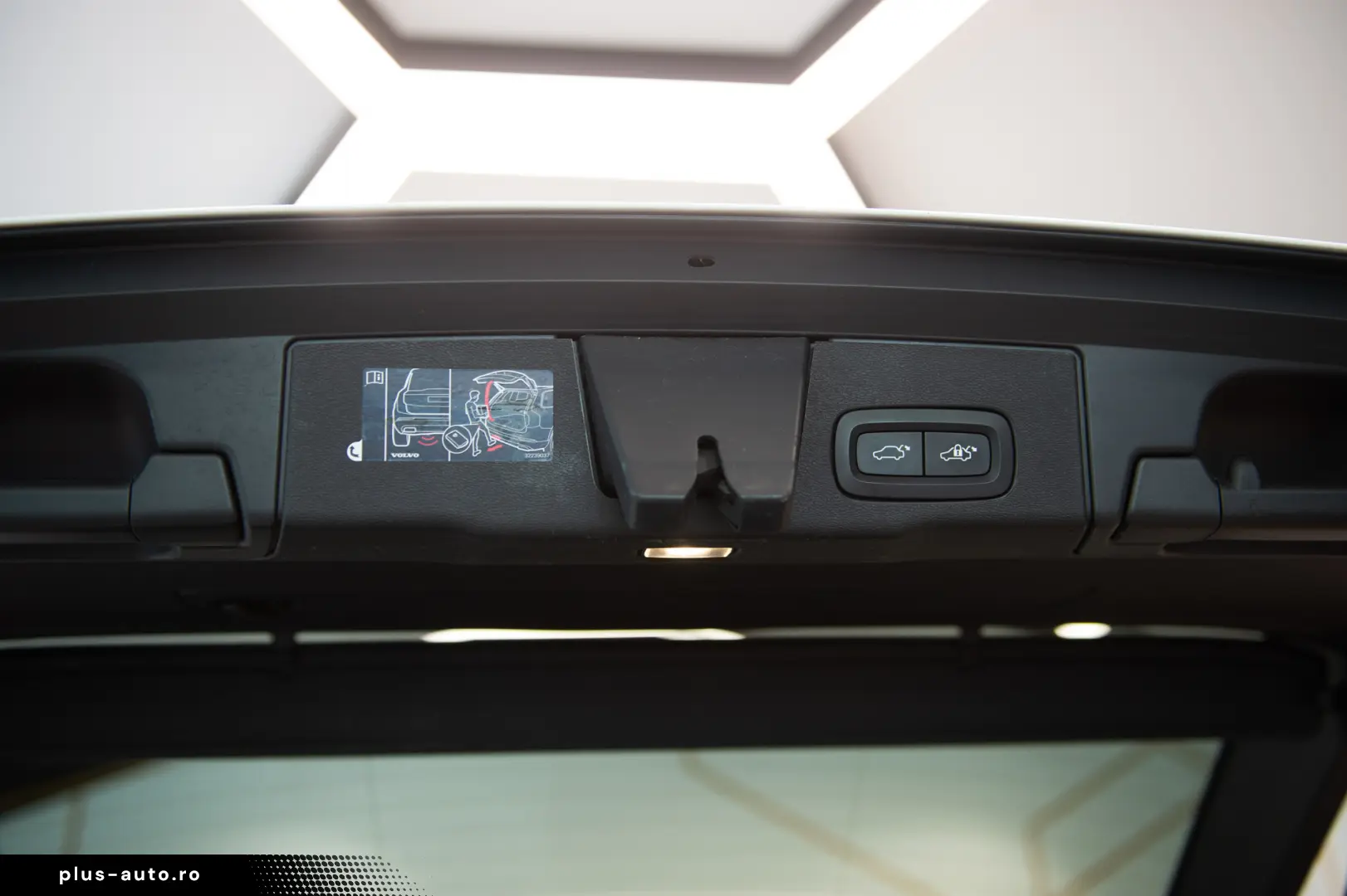 Volvo XC60 T8 R-Design