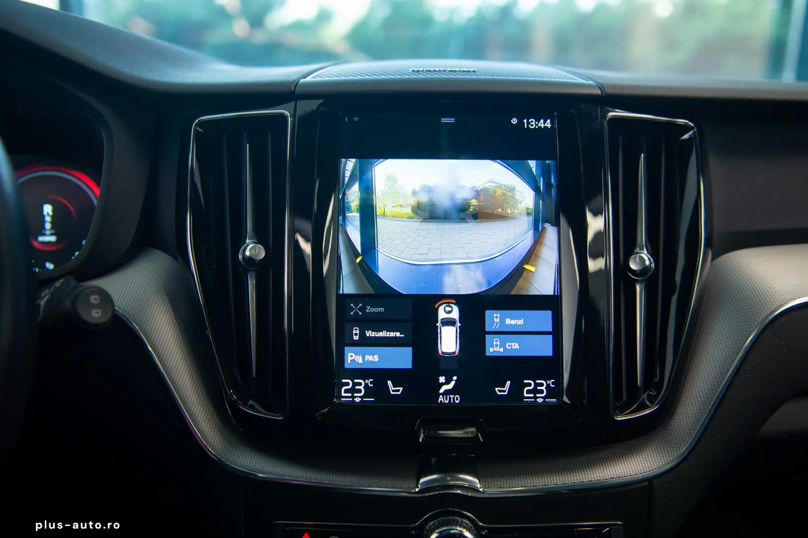 Volvo XC60 T8 R-Design