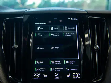 Volvo XC60 T8 R-Design