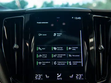 Volvo XC60 T8 R-Design