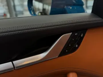 Porsche 992 Targa 4S Burmester Clubleder