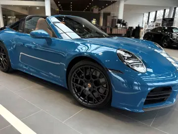 Porsche 992 Targa 4S Burmester Clubleder