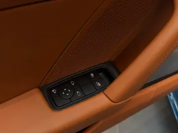 Porsche 992 Targa 4S Burmester Clubleder