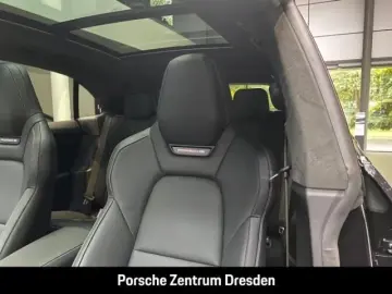 Porsche Macan Turbo Pano AHK