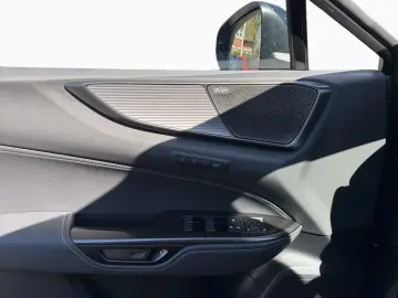 LEXUS NX 350h E-FOUR F SPORT 360  Mark Levinson  Ventil