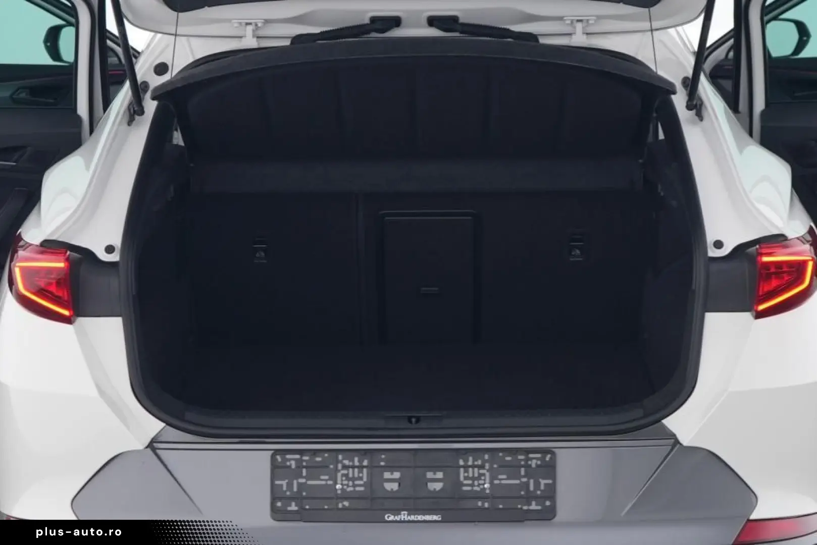 CUPRA Formentor VZ 1.4 e-HYBRID 180kW DSG LED RFK PANO