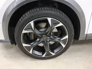 CUPRA Formentor VZ 1.4 e-HYBRID 180kW DSG LED RFK PANO