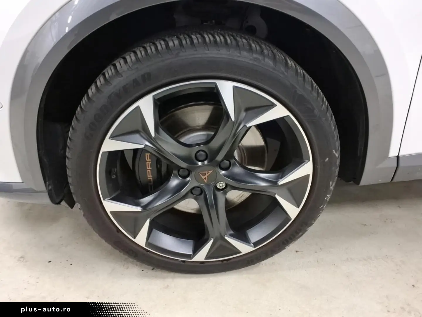 CUPRA Formentor VZ 1.4 e-HYBRID 180kW DSG LED RFK PANO