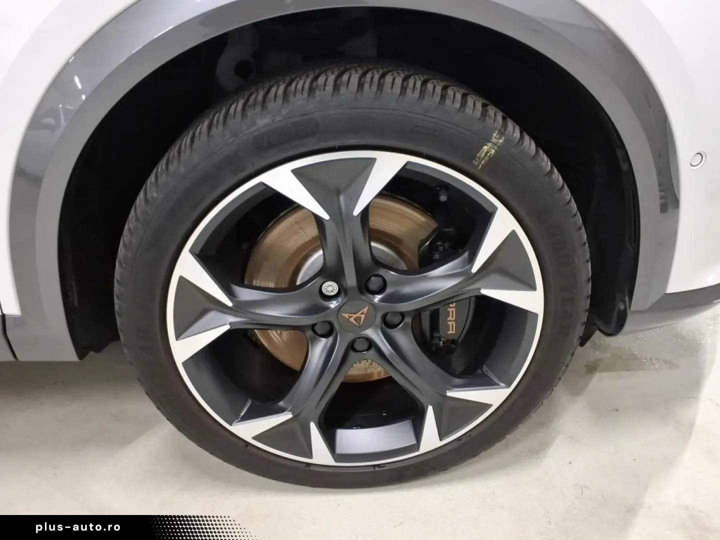 CUPRA Formentor VZ 1.4 e-HYBRID 180kW DSG LED RFK PANO