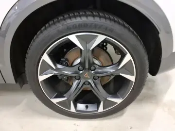 CUPRA Formentor VZ 1.4 e-HYBRID 180kW DSG LED RFK PANO