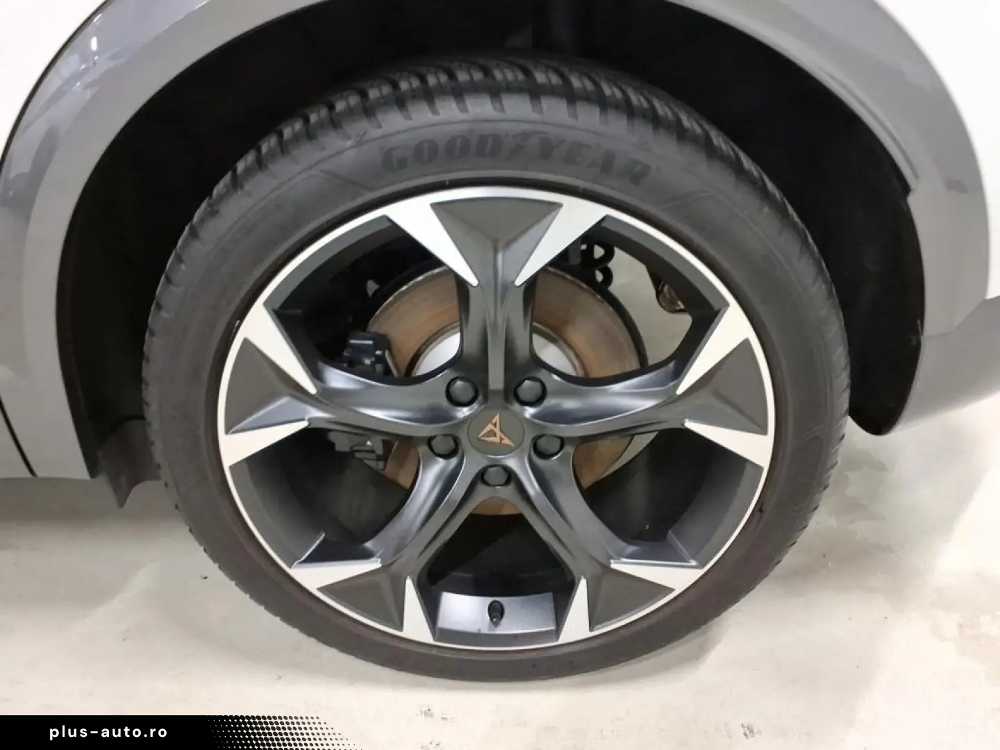 CUPRA Formentor VZ 1.4 e-HYBRID 180kW DSG LED RFK PANO
