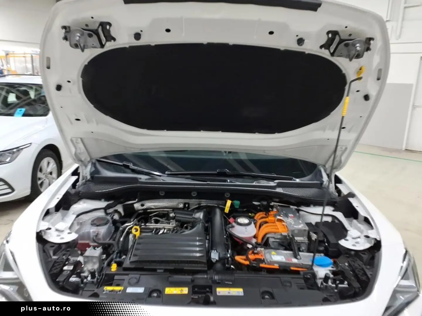 CUPRA Formentor VZ 1.4 e-HYBRID 180kW DSG LED RFK PANO
