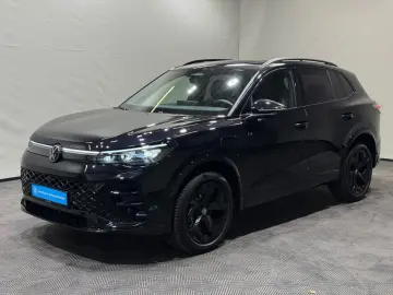 VW Tiguan R-Line 1.5 TSI eHybrid   MATRIX NAVI PANO