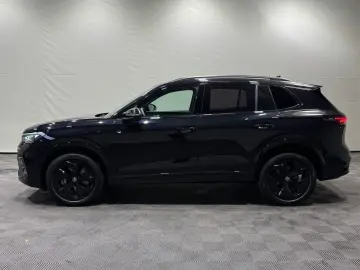 VW Tiguan R-Line 1.5 TSI eHybrid   MATRIX NAVI PANO