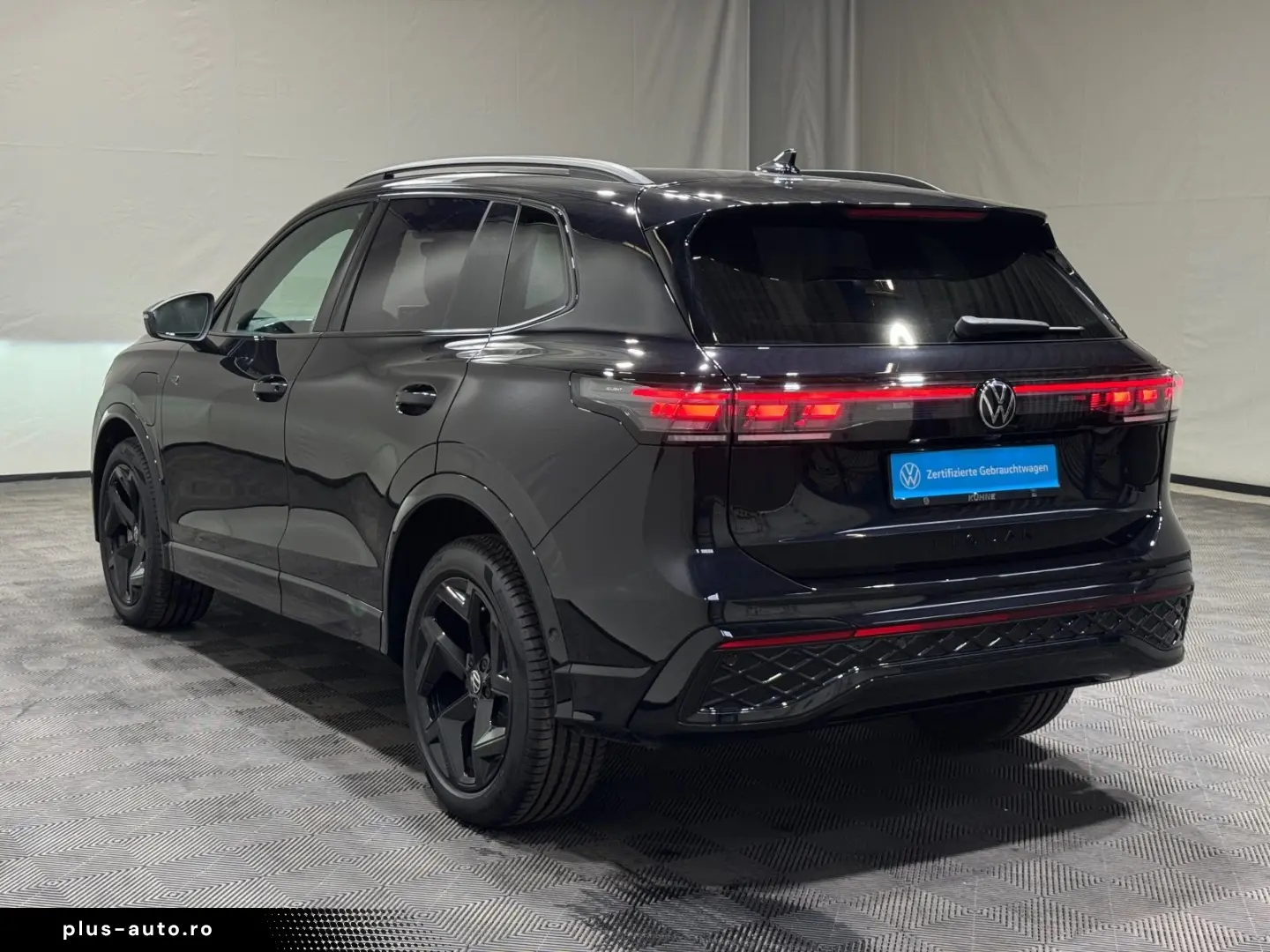 VW Tiguan R-Line 1.5 TSI eHybrid   MATRIX NAVI PANO