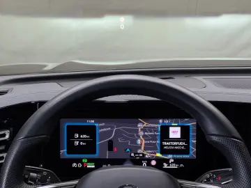 VW Tiguan R-Line 1.5 TSI eHybrid   MATRIX NAVI PANO