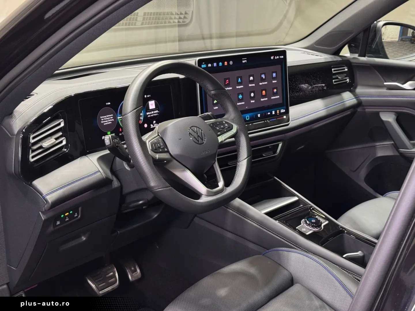 VW Tiguan R-Line 1.5 TSI eHybrid   MATRIX NAVI PANO