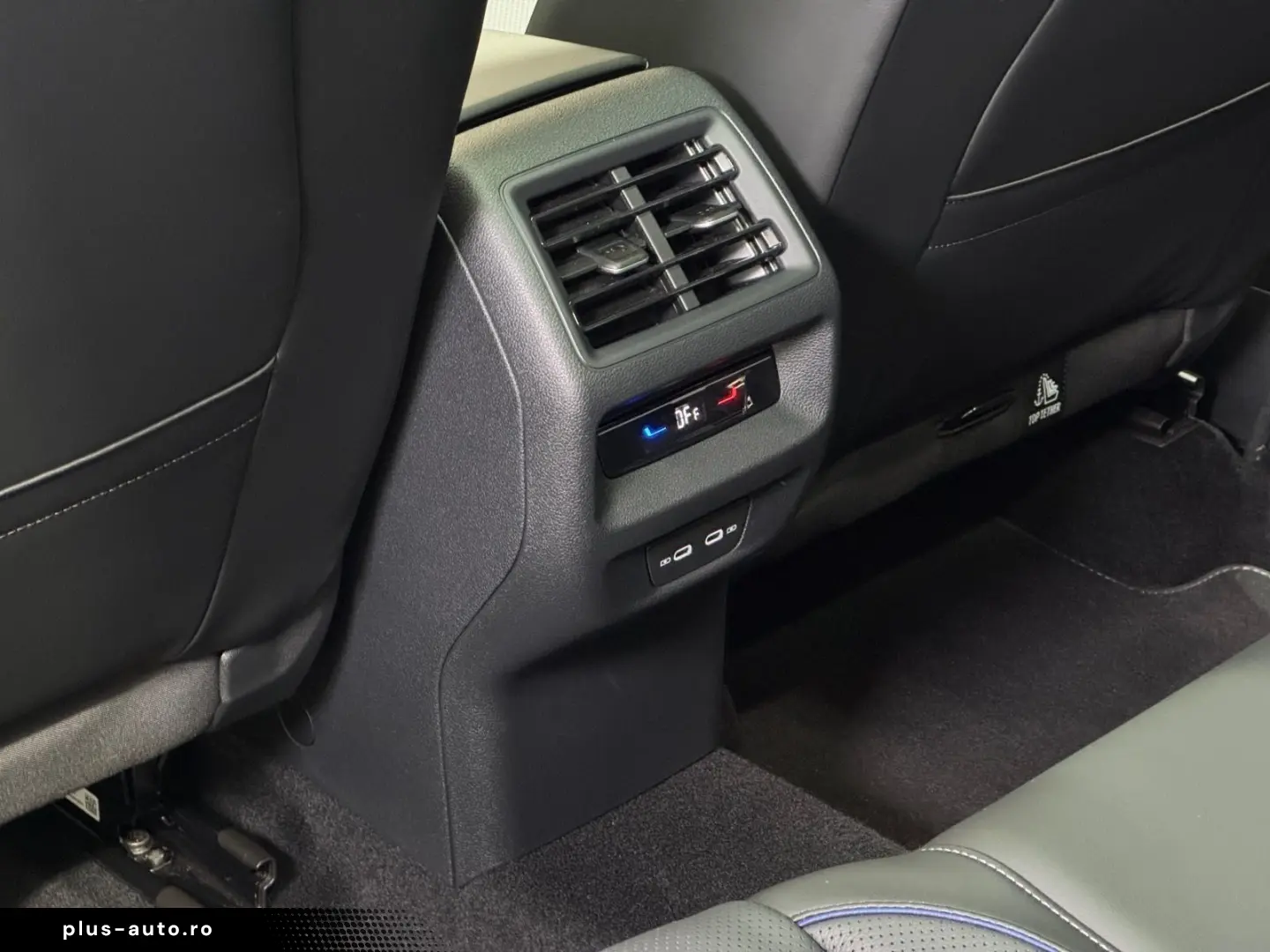 VW Tiguan R-Line 1.5 TSI eHybrid   MATRIX NAVI PANO