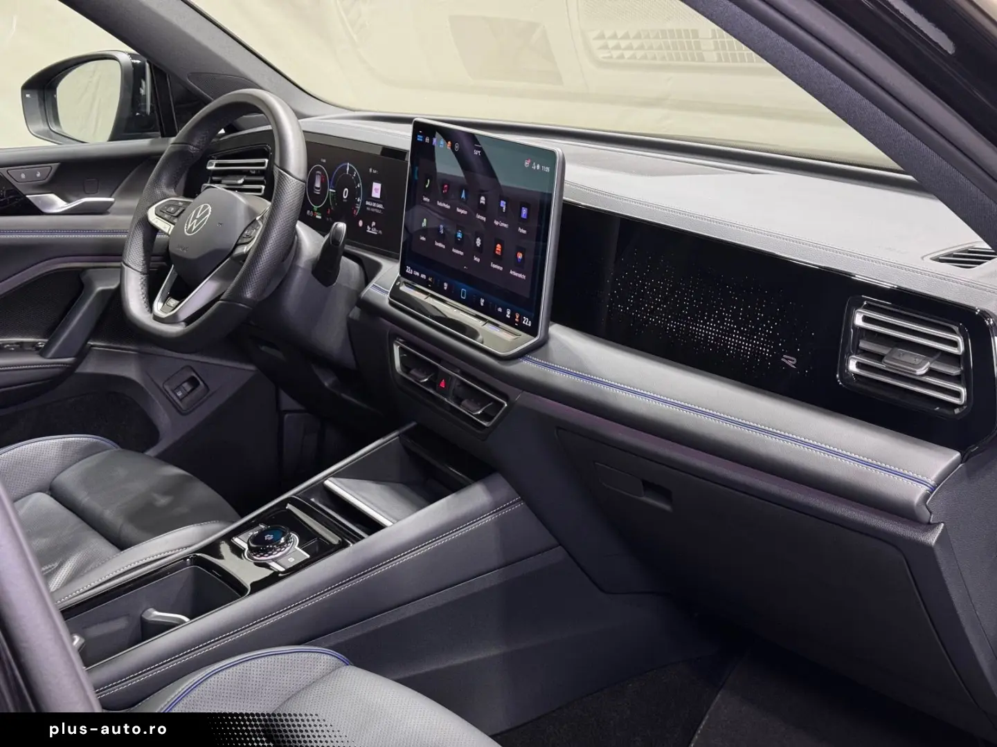 VW Tiguan R-Line 1.5 TSI eHybrid   MATRIX NAVI PANO