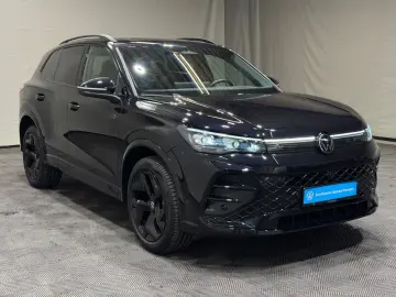VW Tiguan R-Line 1.5 TSI eHybrid   MATRIX NAVI PANO