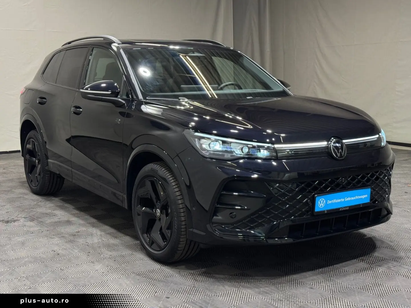 VW Tiguan R-Line 1.5 TSI eHybrid   MATRIX NAVI PANO