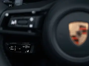 Porsche 992 911 Carrera 4 GTS Cabrio Liftsystem