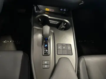 LEXUS UX 300h F SPORT Design LED CAMERA Bliss Keyless