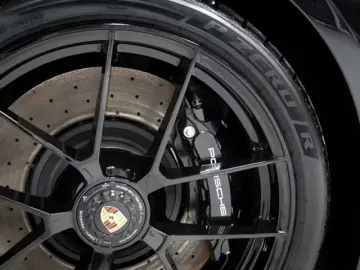 Porsche 911 Urmodell 911 Targa 4 GTS T-Hybrid Burmester
