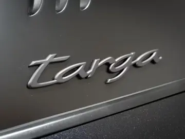 Porsche 911 Urmodell 911 Targa 4 GTS T-Hybrid Burmester