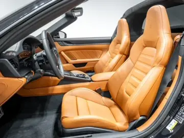 Porsche 911 Urmodell 911 Targa 4 GTS T-Hybrid Burmester