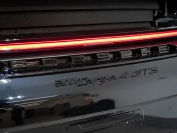 Porsche 911 Urmodell 911 Targa 4 GTS T-Hybrid Burmester