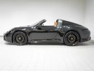 Porsche 911 Urmodell 911 Targa 4 GTS T-Hybrid Burmester